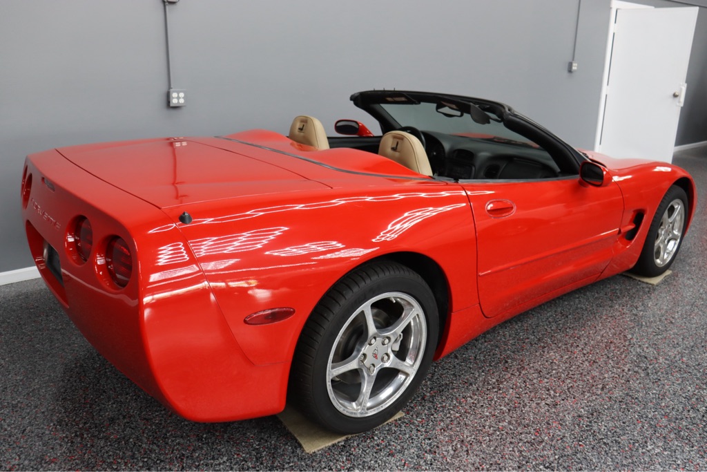 Photo 3 of this CHEVROLET CORVETTE