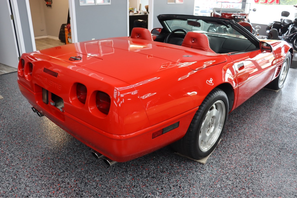 Photo 5 of this CHEVROLET CORVETTE