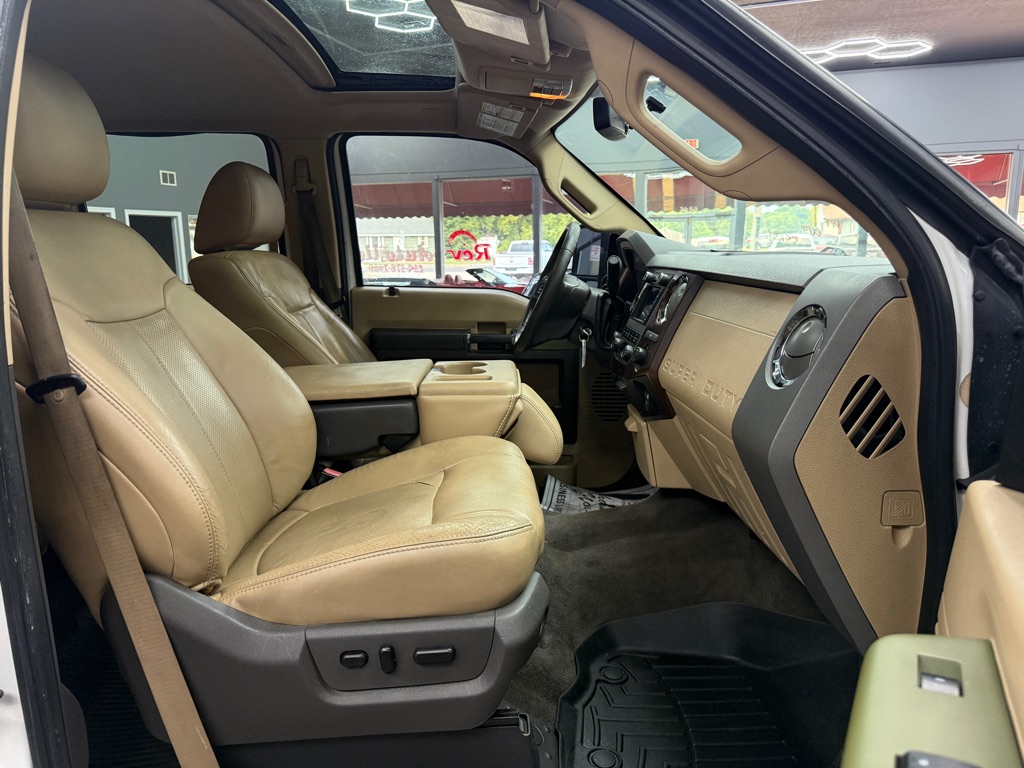 Photo 14 of this FORD F250  LARIAT