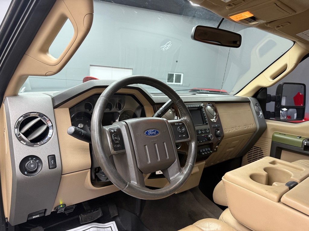 Photo 16 of this FORD F250  LARIAT
