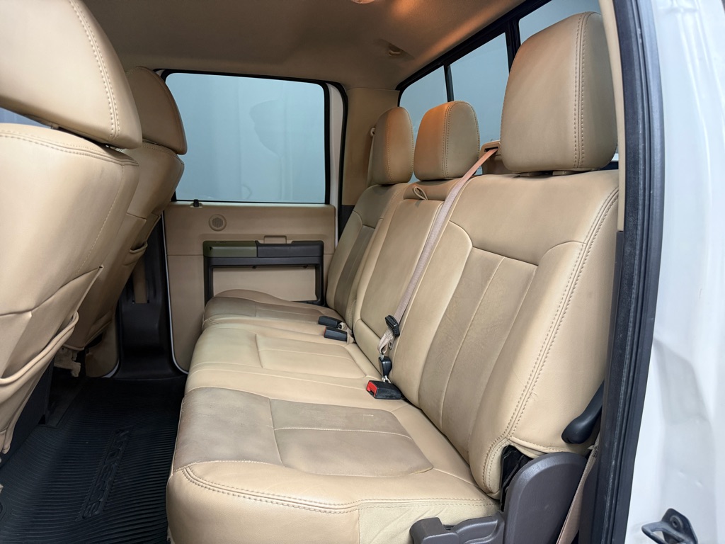 Photo 22 of this FORD F250  LARIAT