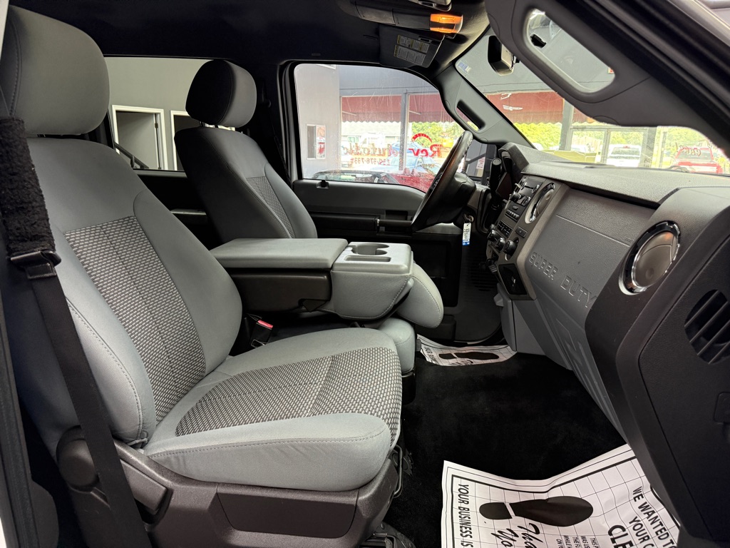 Photo 16 of this FORD F350