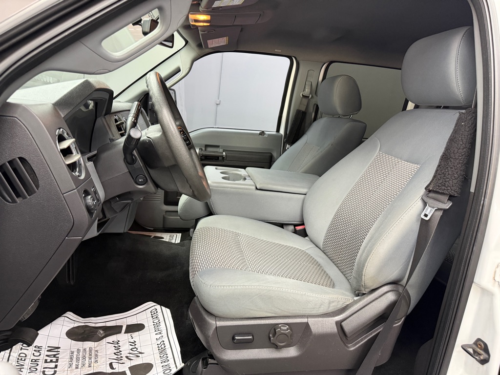 Photo 10 of this FORD F350