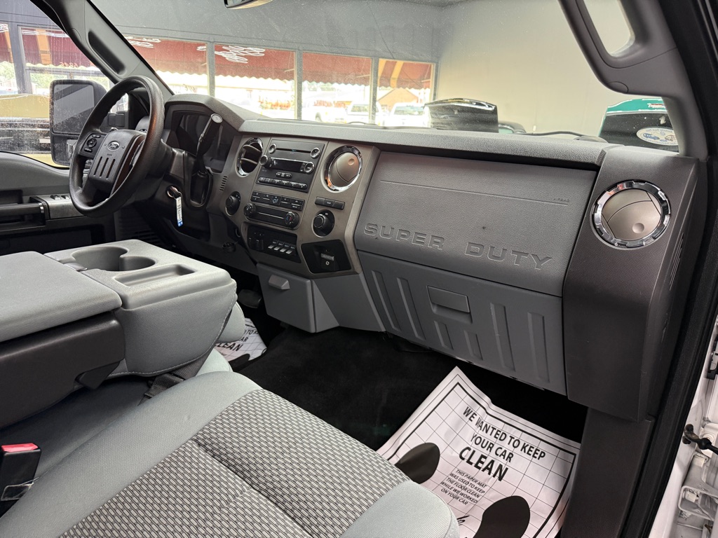 Photo 13 of this FORD F350