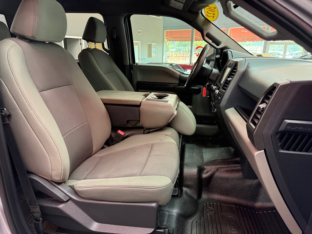 Photo 16 of this FORD F350