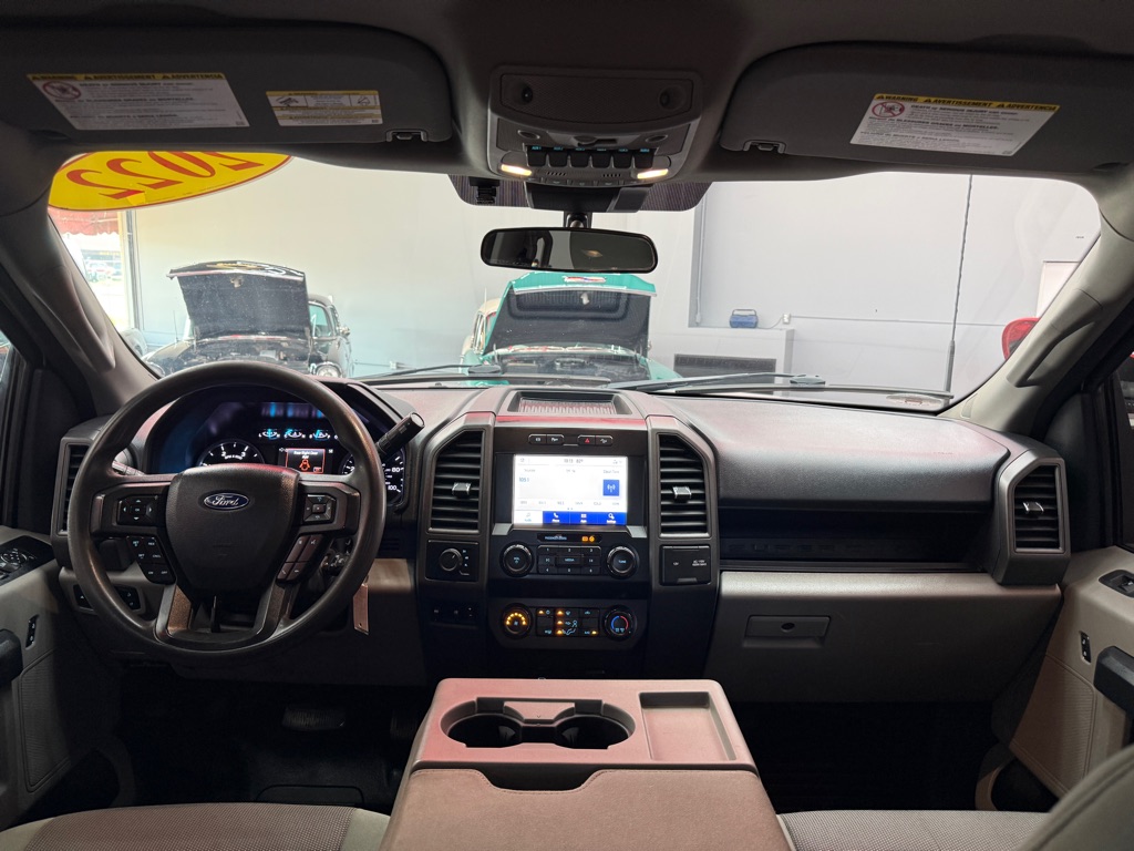 Photo 19 of this FORD F350