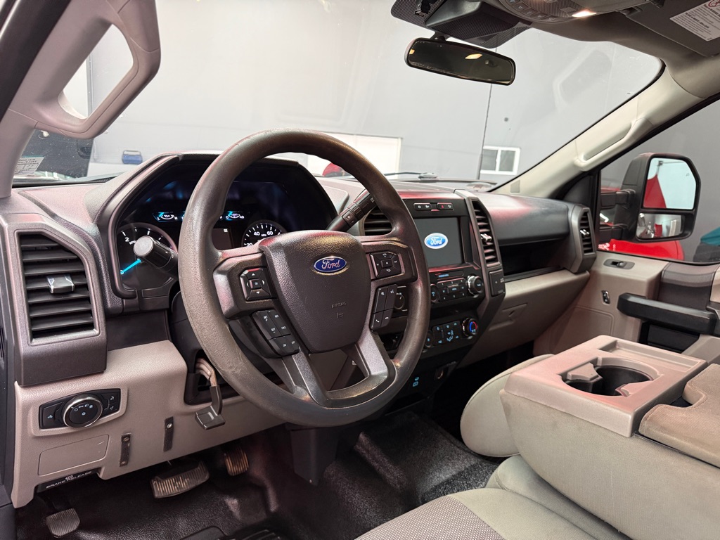 Photo 11 of this FORD F350