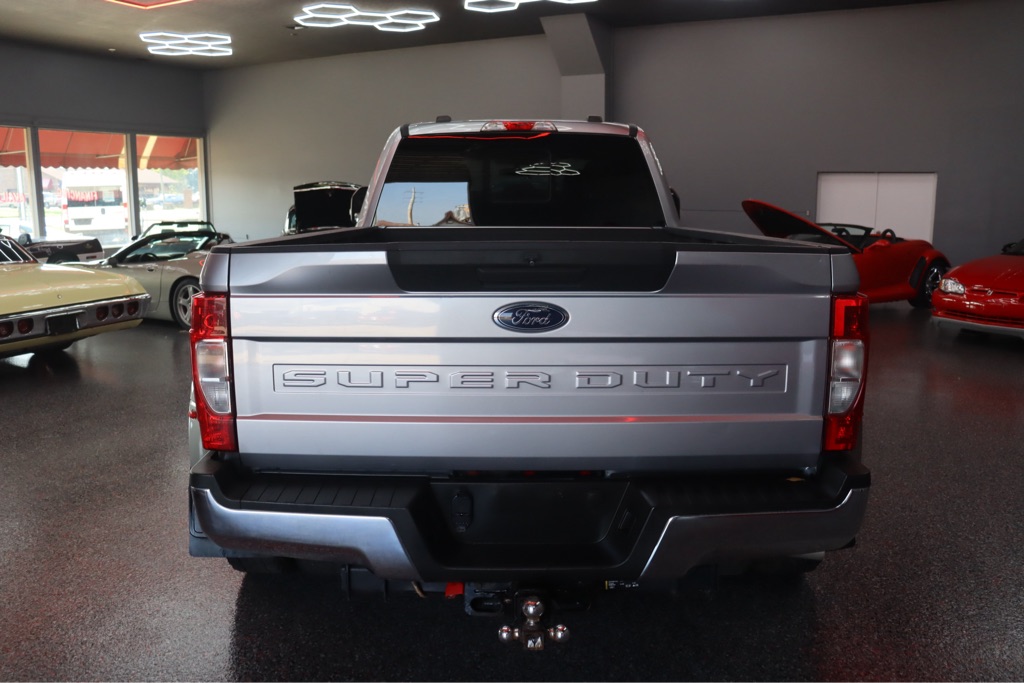 Photo 4 of this FORD F350