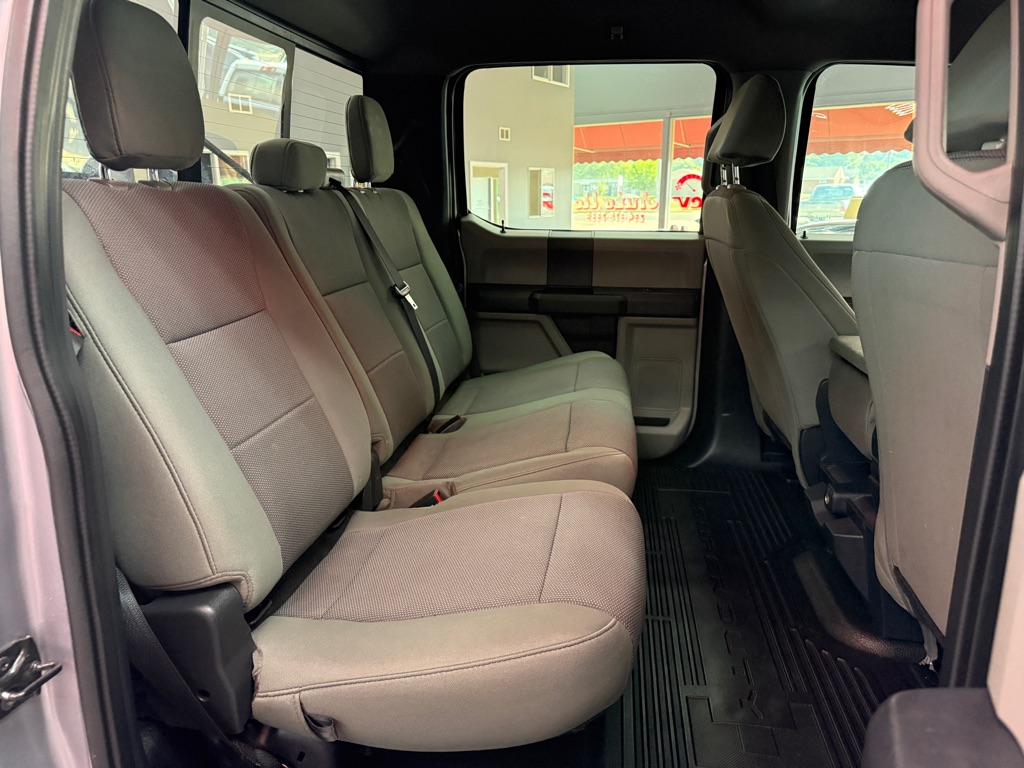 Photo 17 of this FORD F350
