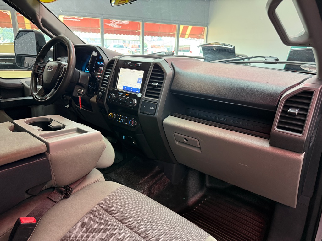 Photo 15 of this FORD F350