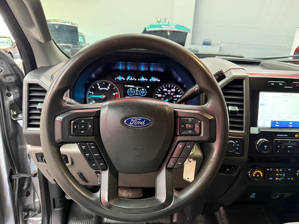 Photo 13 of this FORD F350