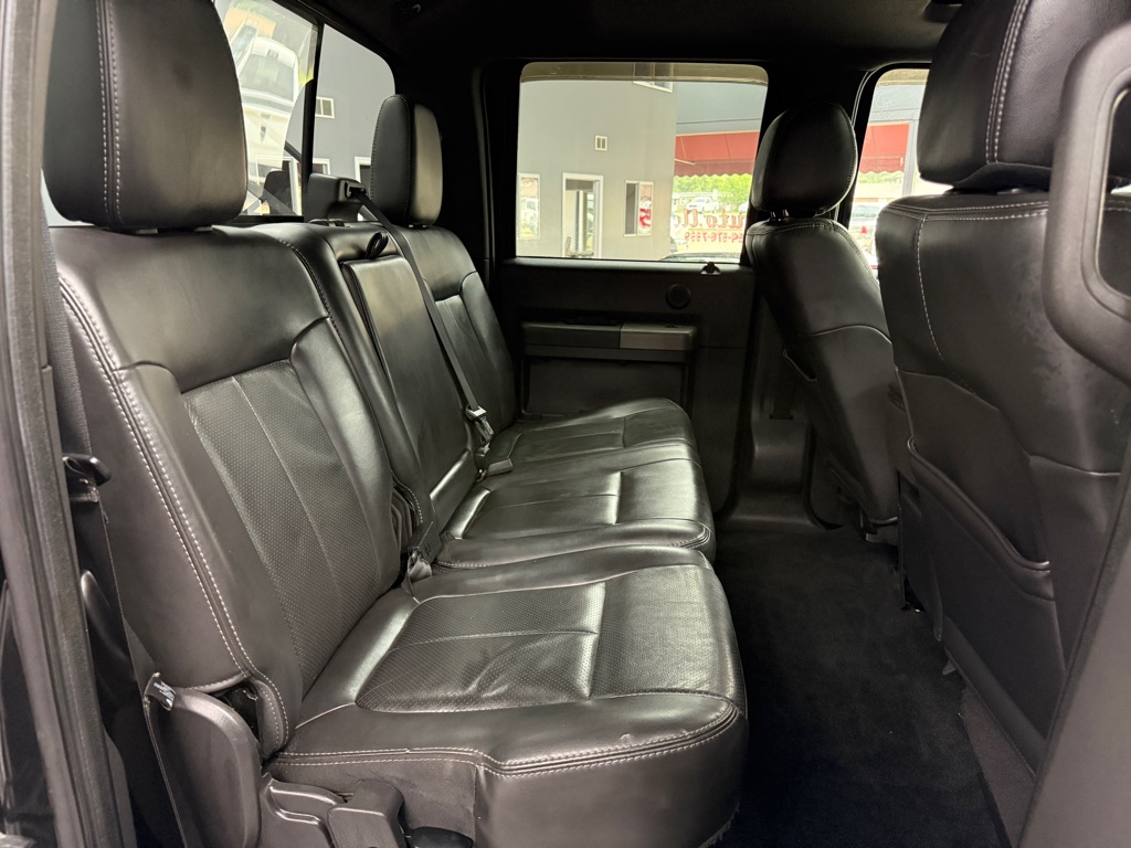Photo 12 of this FORD F350