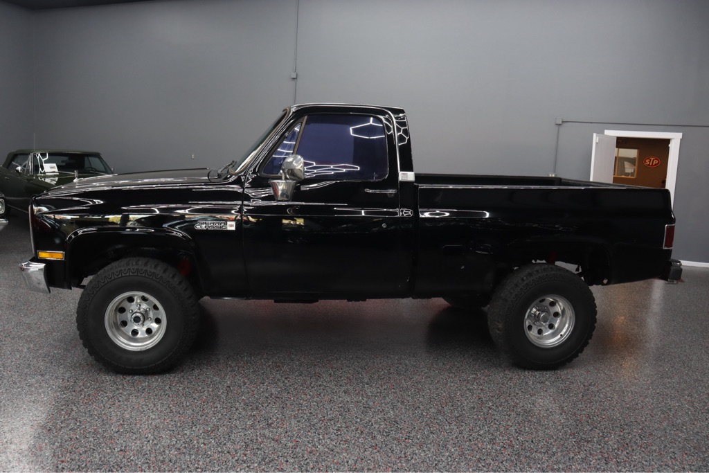 Photo 2 of this GMC K1500