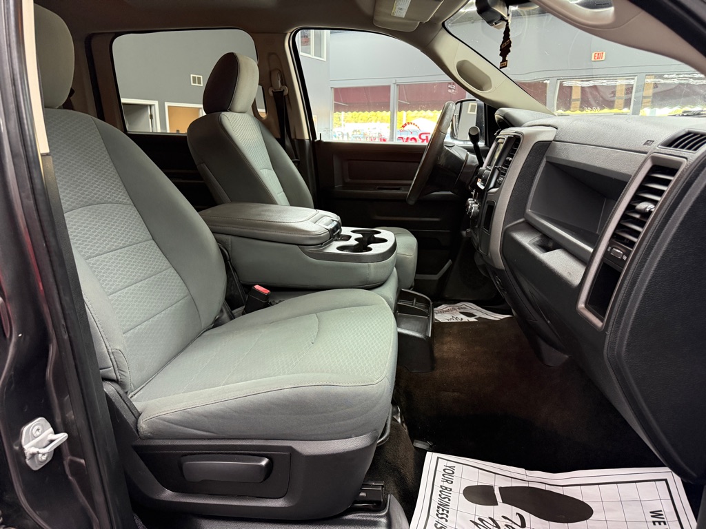 Photo 10 of this RAM 2500 TRADESMAN
