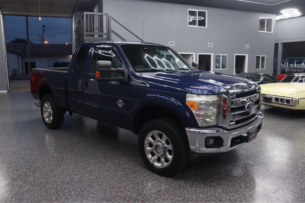 Photo 6 of this FORD F350 LARIAT