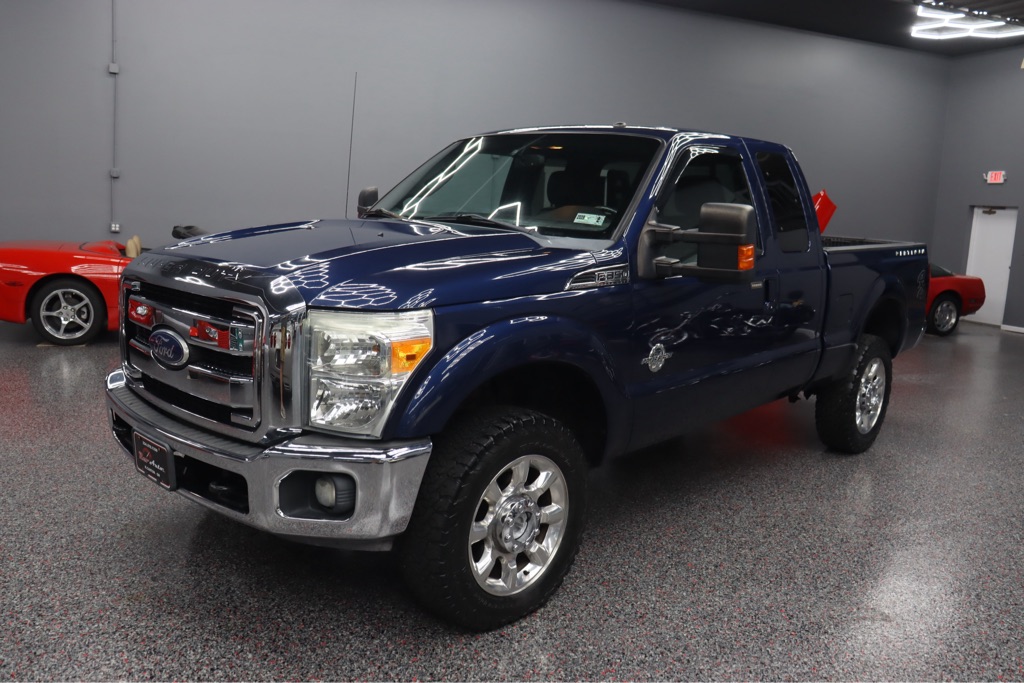 Photo 9 of this FORD F350 LARIAT