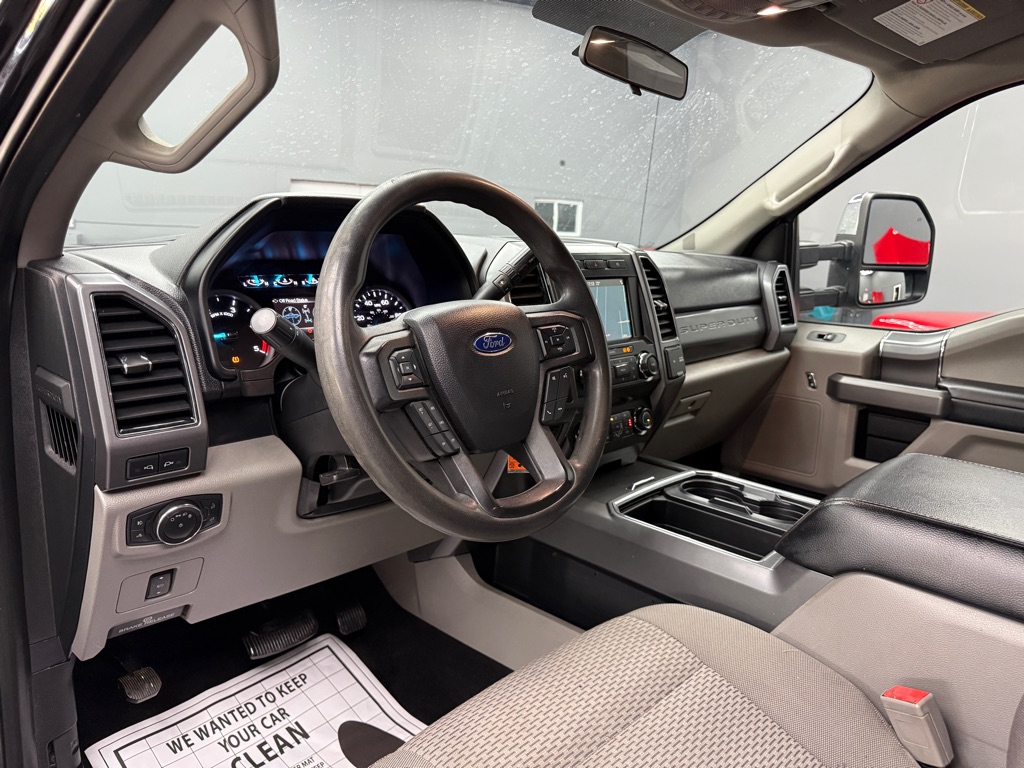 Photo 14 of this FORD F350