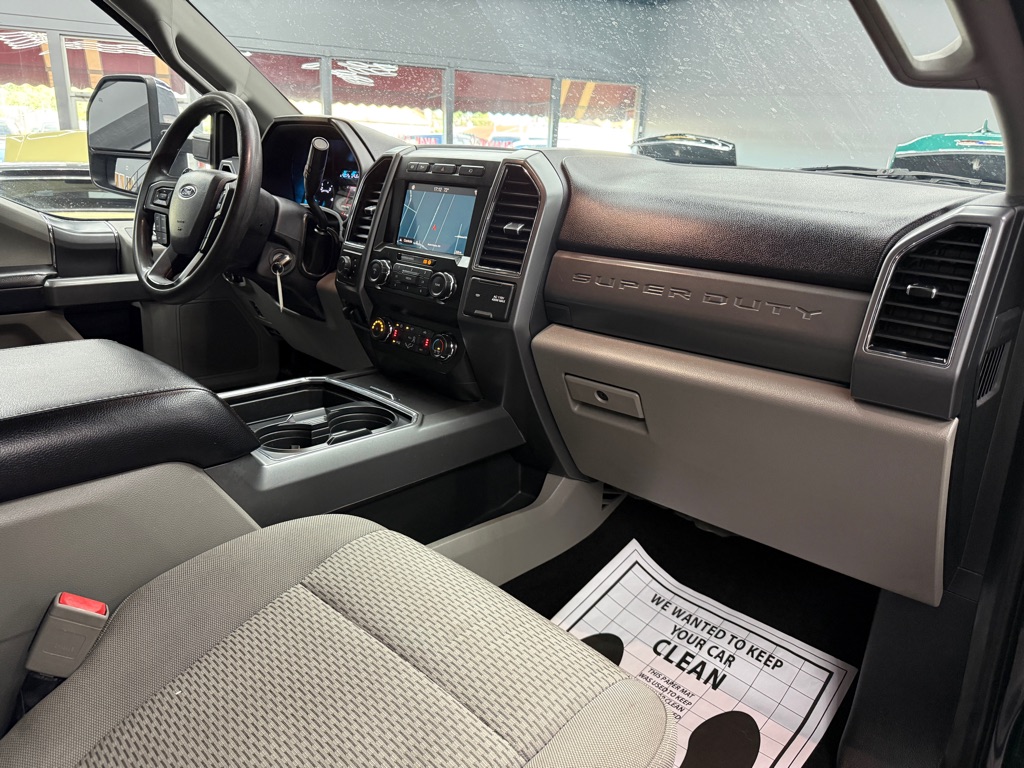 Photo 9 of this FORD F350