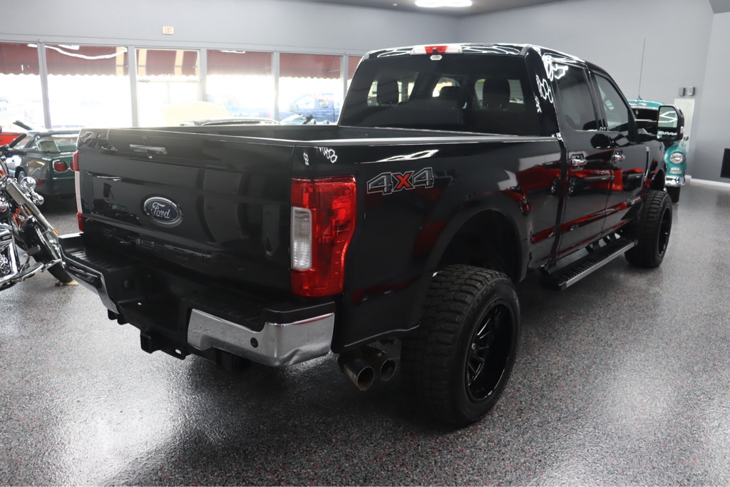Photo 5 of this FORD F350