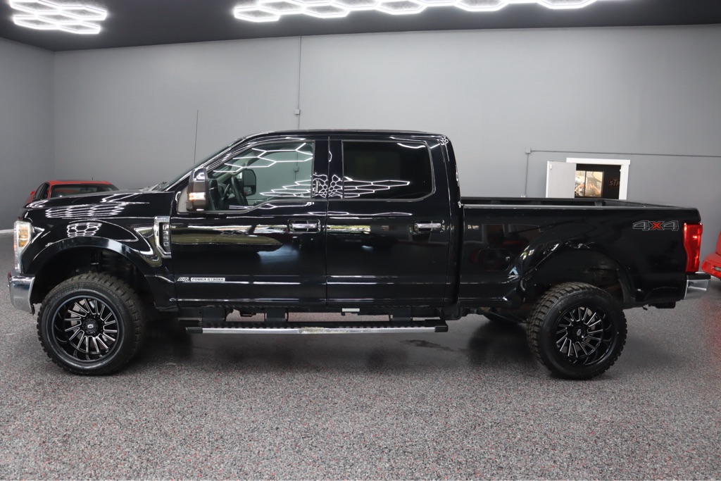 Photo 2 of this FORD F350