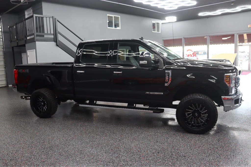 Photo 4 of this FORD F350