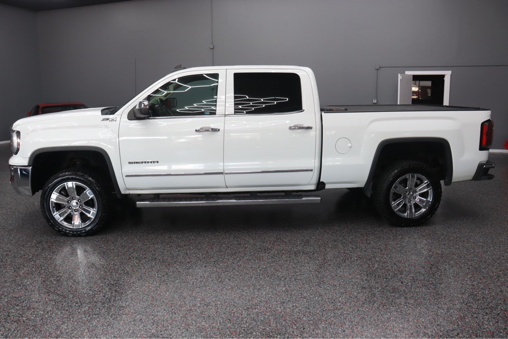 Photo 2 of this GMC SIERRA