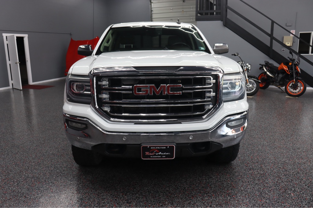Photo 7 of this GMC SIERRA