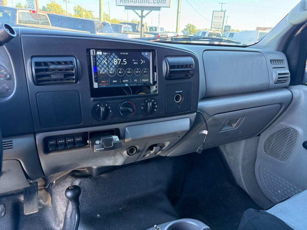 Photo 14 of this FORD F350 FLAT BED