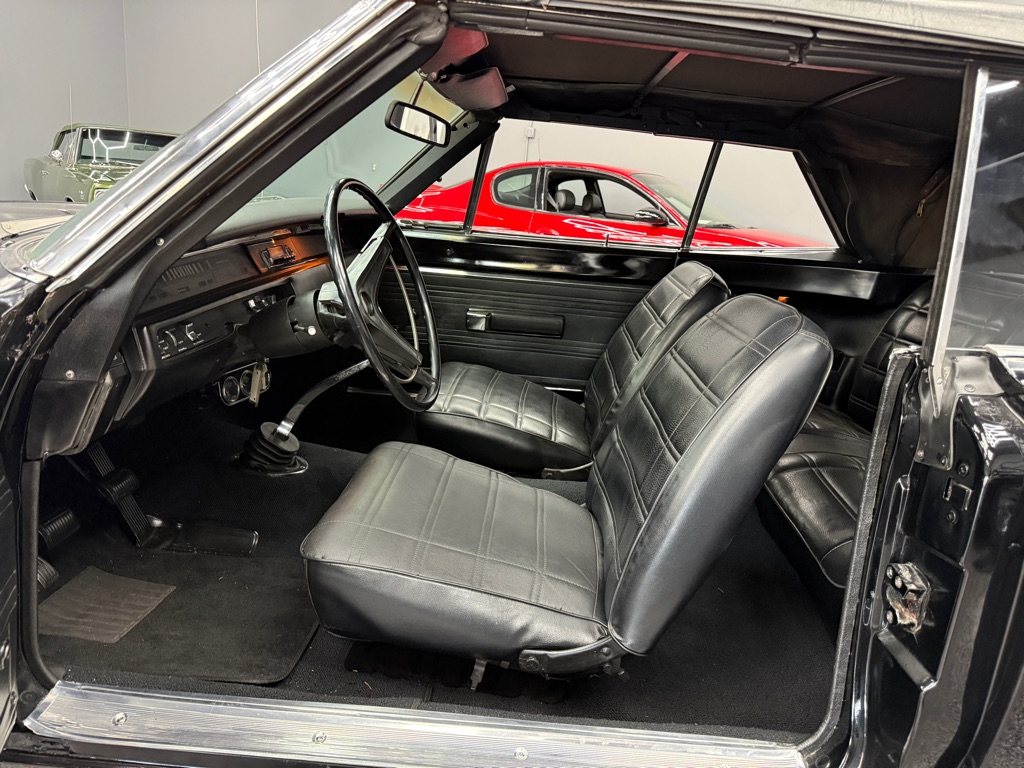 Photo 13 of this PLYMOUTH ROAD RUNNER