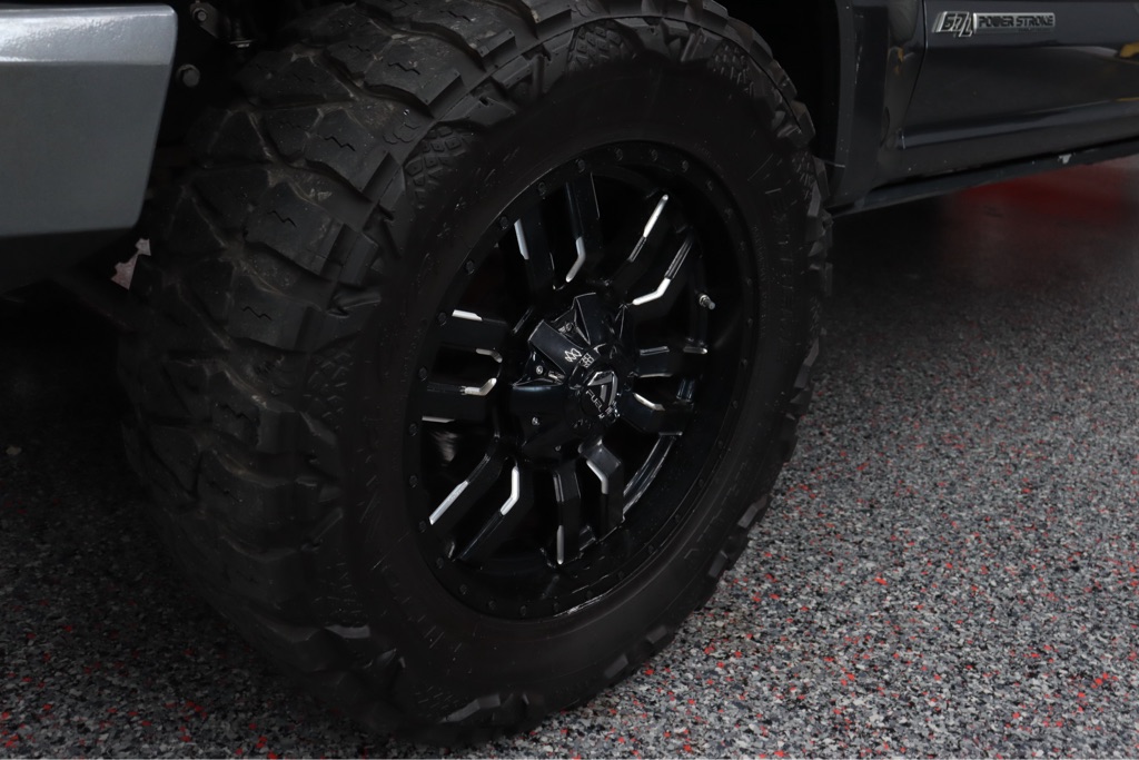 Photo 4 of this FORD F350 LARIAT