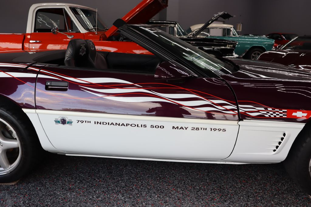 Photo 3 of this CHEVROLET CORVETTE