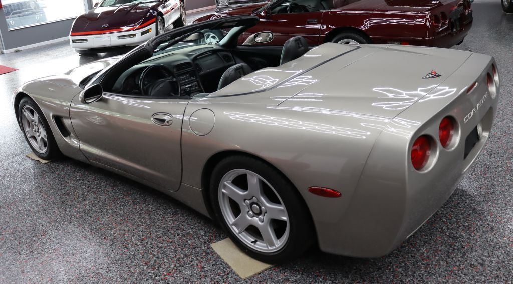 Photo 3 of this CHEVROLET CORVETTE