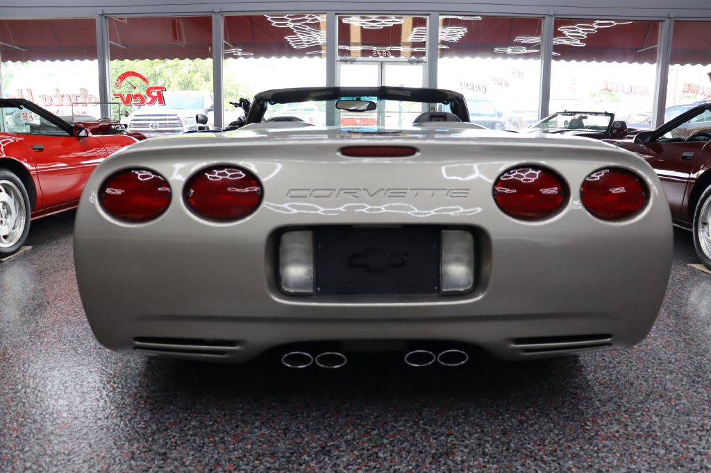 Photo 4 of this CHEVROLET CORVETTE