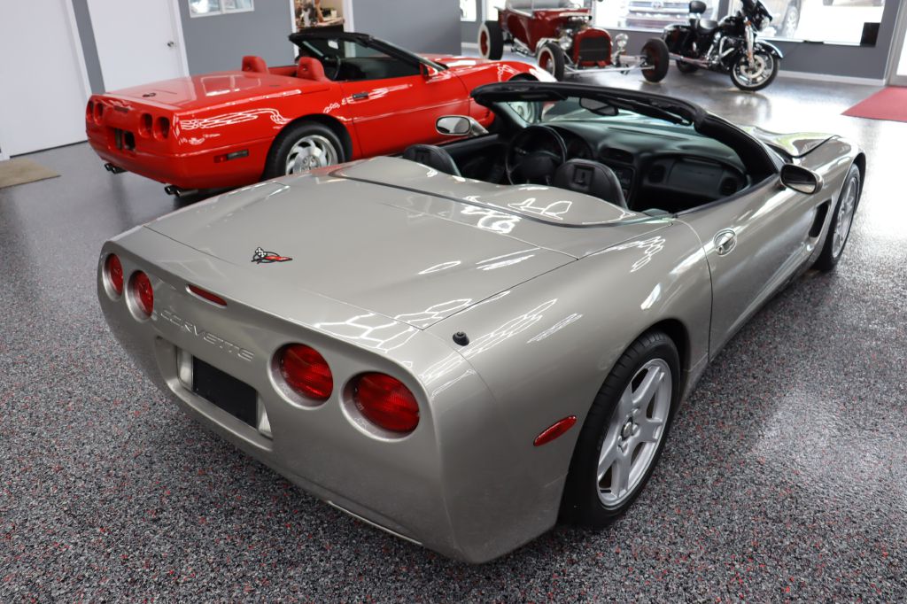 Photo 6 of this CHEVROLET CORVETTE