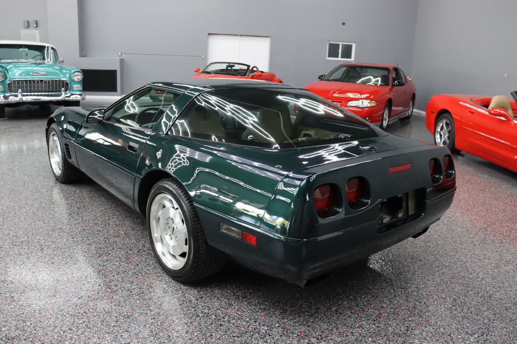 Photo 3 of this CHEVROLET CORVETTE