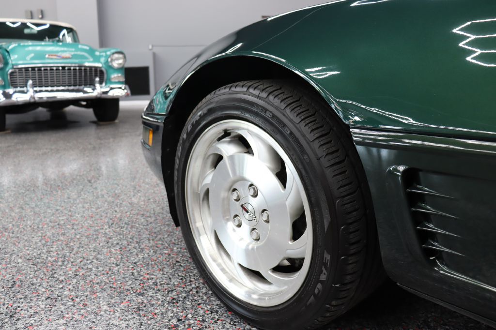 Photo 8 of this CHEVROLET CORVETTE