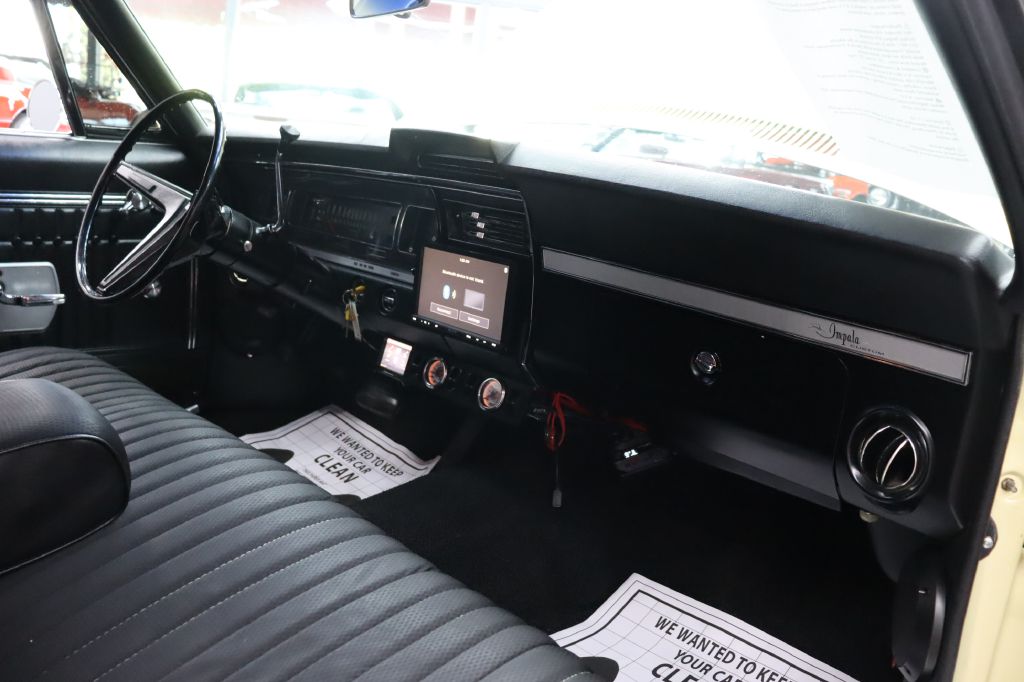 Photo 10 of this CHEVROLET IMPALLA
