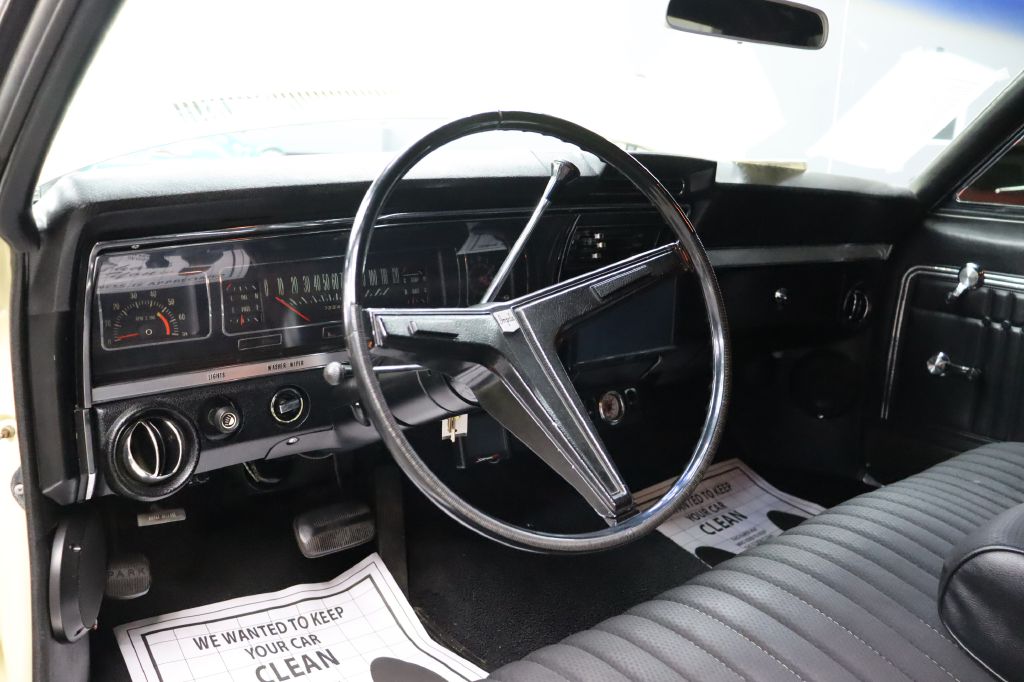 Photo 13 of this CHEVROLET IMPALLA