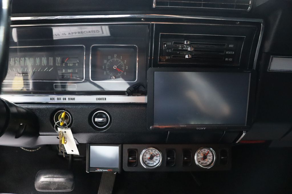 Photo 15 of this CHEVROLET IMPALLA
