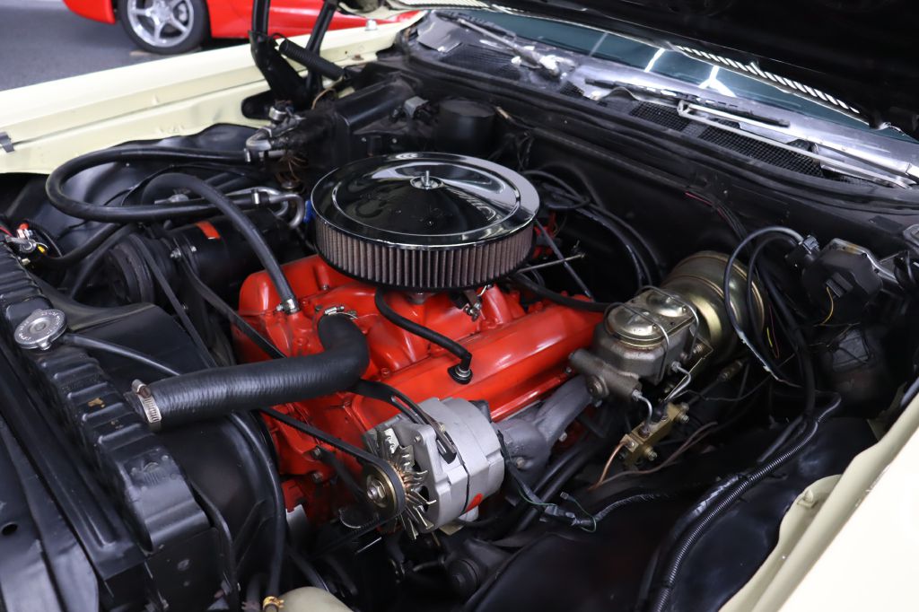 Photo 24 of this CHEVROLET IMPALLA