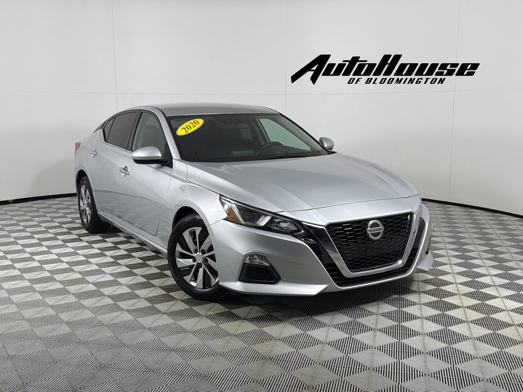 Silver 2020 Nissan Altima Sedan Front-Wheel Drive Continuously Variable Transmission