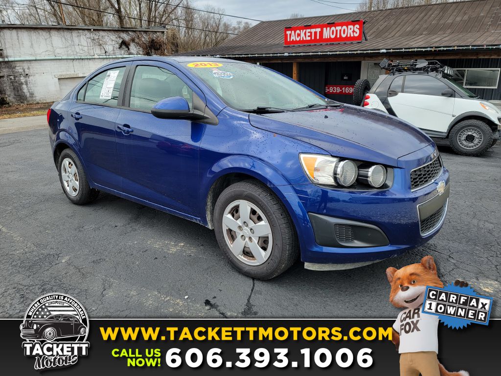 2013 Chevrolet Sonic LS's photo