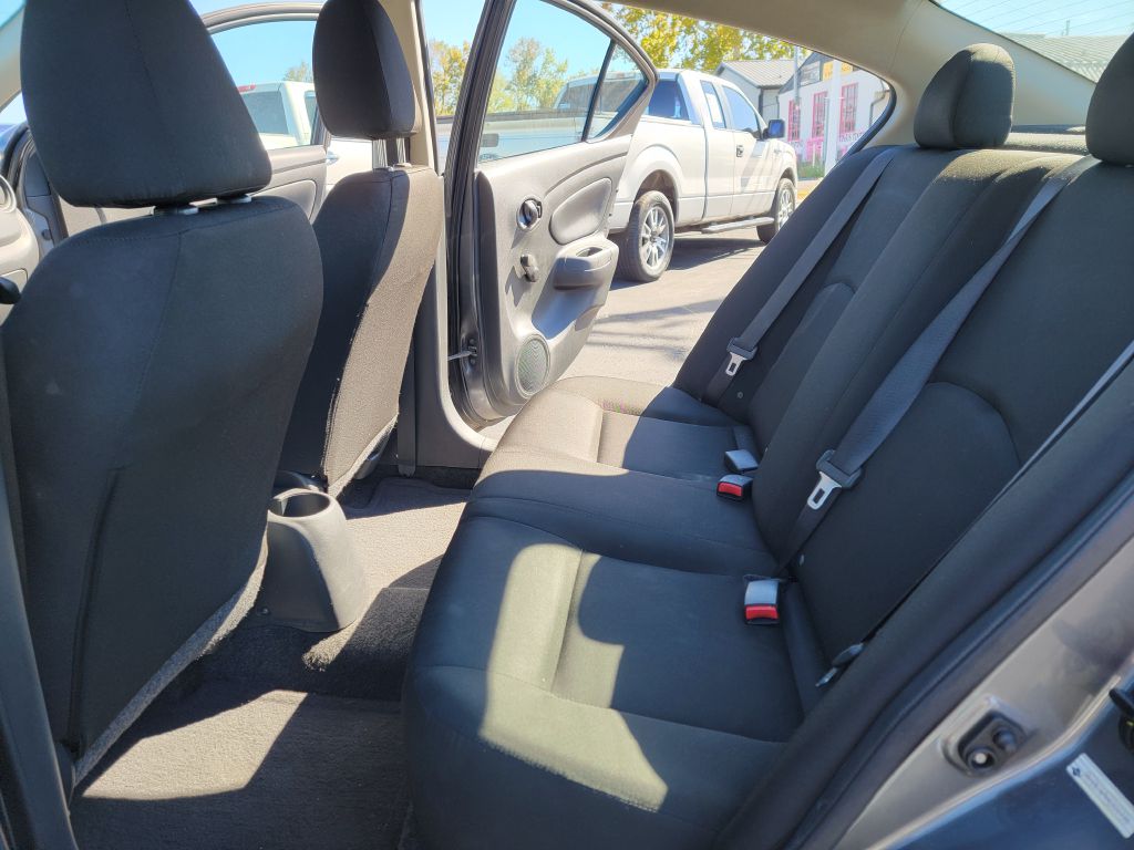 Photo 10 of this NISSAN VERSA
