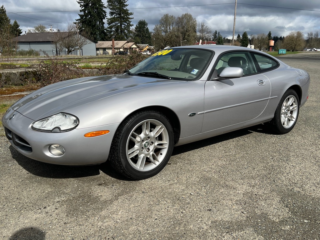 2001 JAGUAR XK8 COUPE