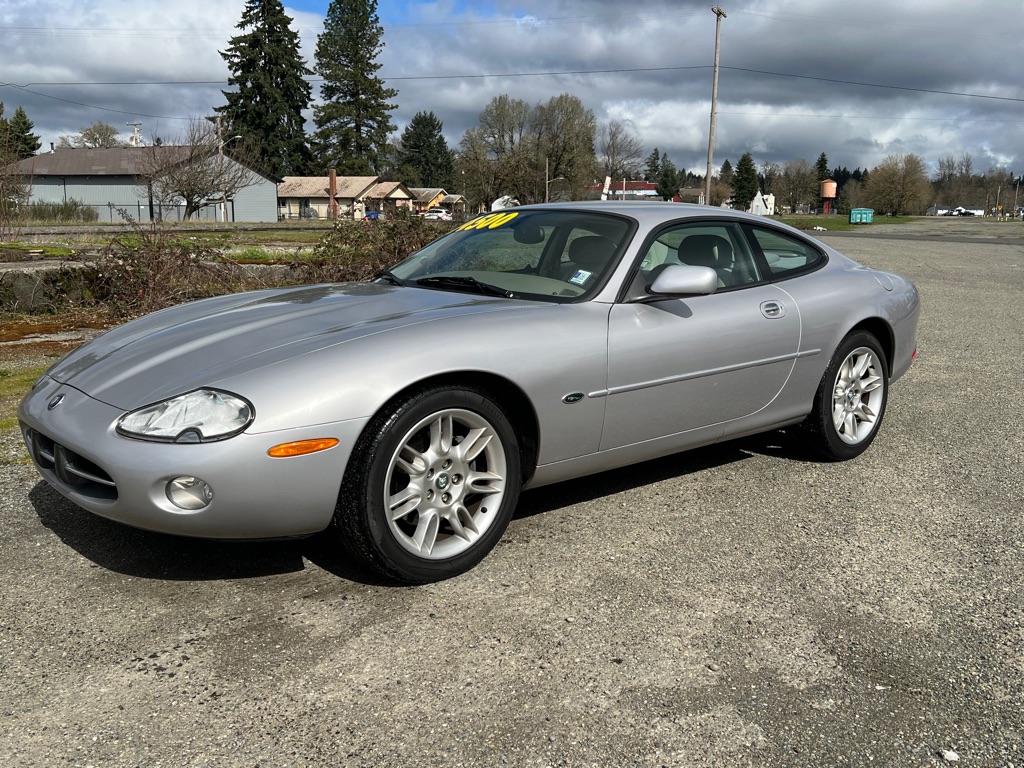 Photo 26 of this JAGUAR XK8 COUPE