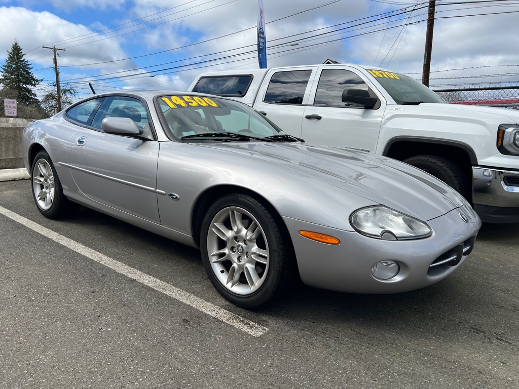 Photo 31 of this JAGUAR XK8 COUPE