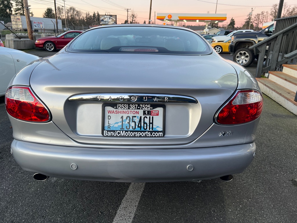 Photo 27 of this JAGUAR XK8 COUPE