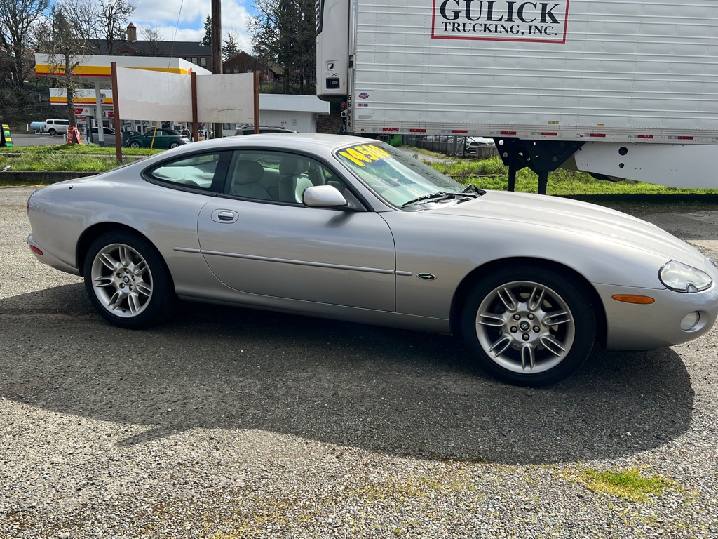 Photo 42 of this JAGUAR XK8 COUPE