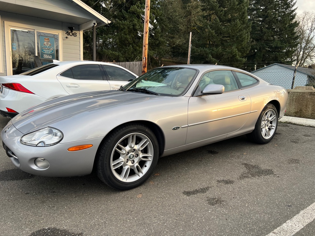 Photo 3 of this JAGUAR XK8 COUPE