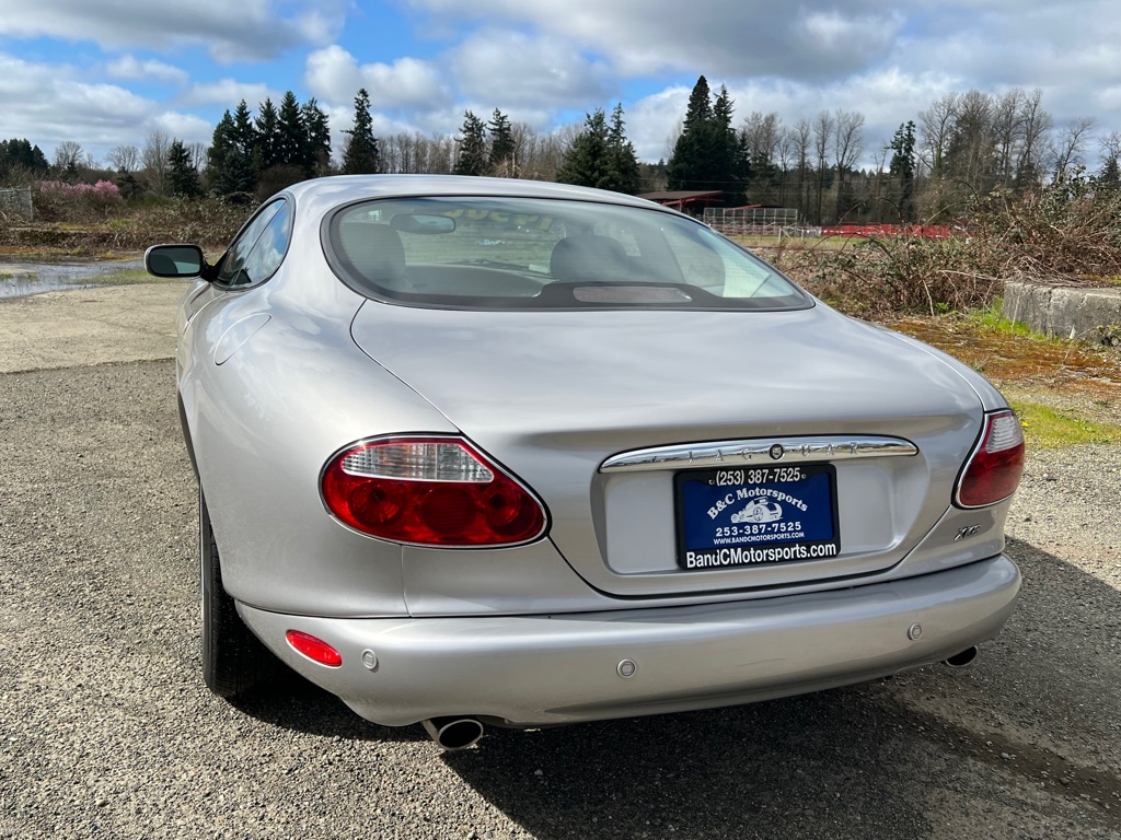 Photo 35 of this JAGUAR XK8 COUPE